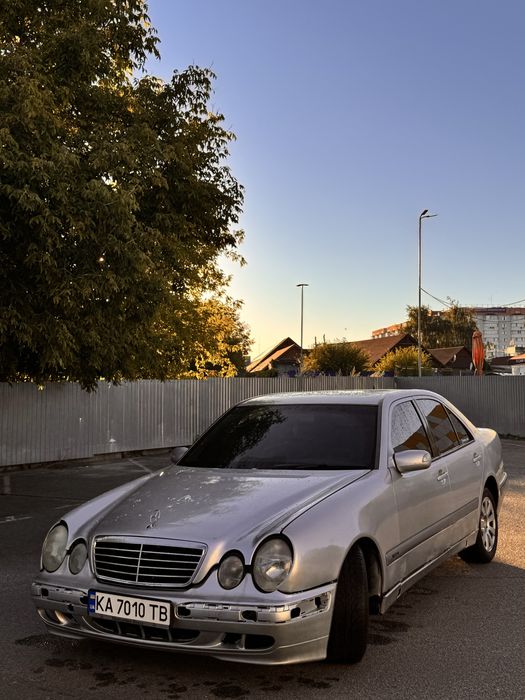 Mercedes 210 2.0benz