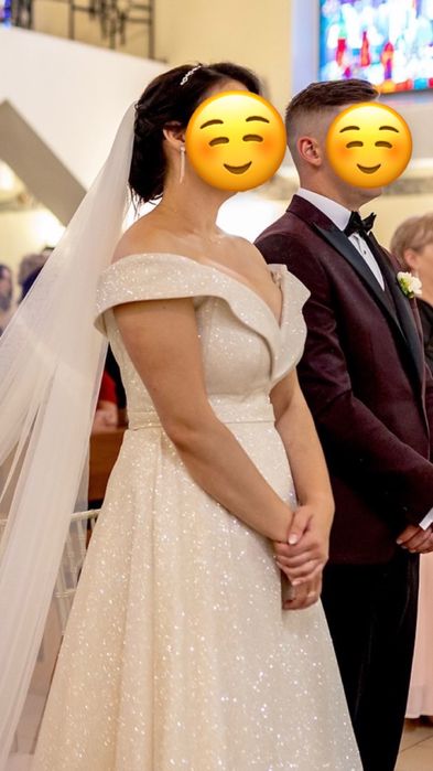 Suknia ślubna klasyczna błyszcząca