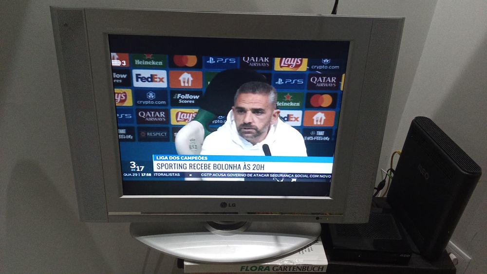 TVCORES LG 24". 6 Fotos. Boa