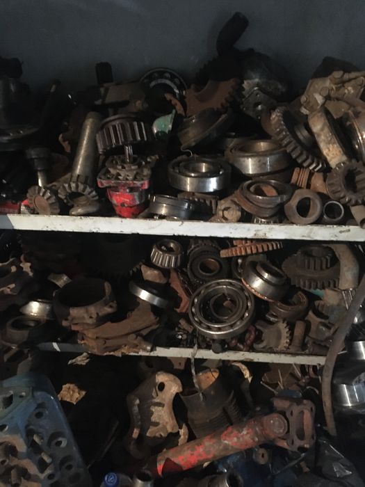 Продам запчастини до різних тракторів 80-90р.