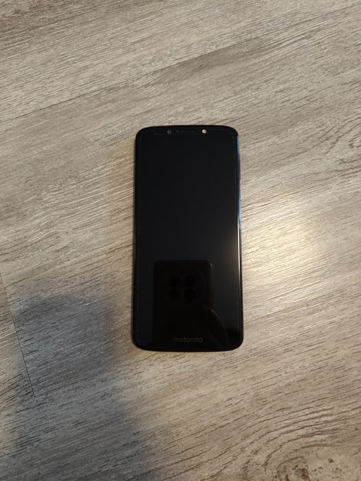 Motorola moto g6 play zadbana etui