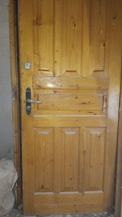 Вхідні двері до квартири (стандартні) 85 см по  коробці, полотно 80