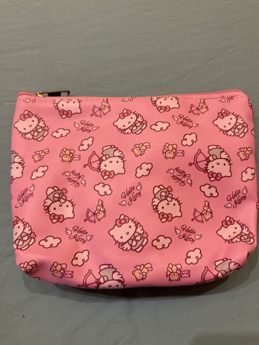 Nowa kosmetyczka hello kitty  cena ostateczna