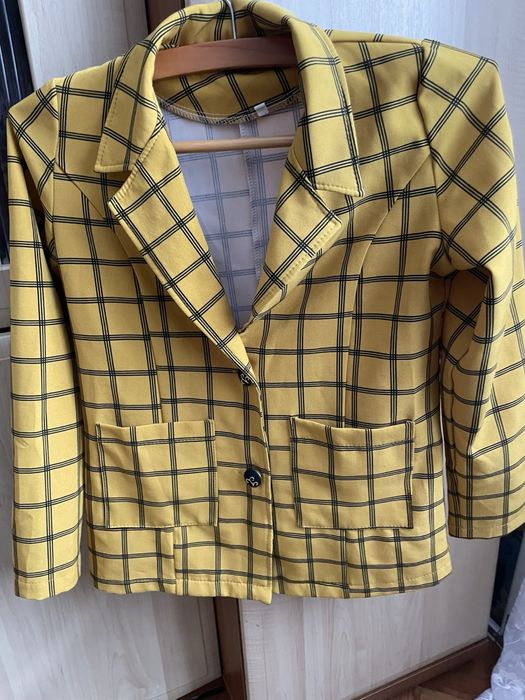 Яскравий дитячий  костюм у клітинку