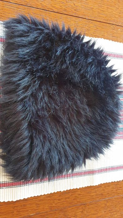 Damska czapka puchatka