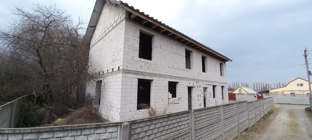 Дім, Дом, Двоповерховий недобудований