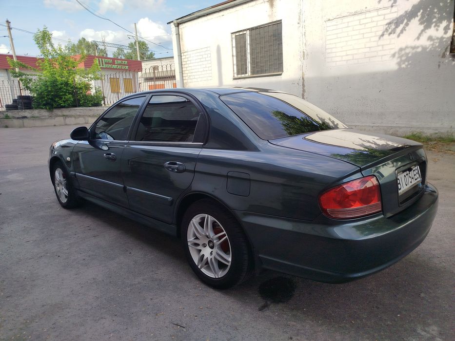 Hyundai sonata ef