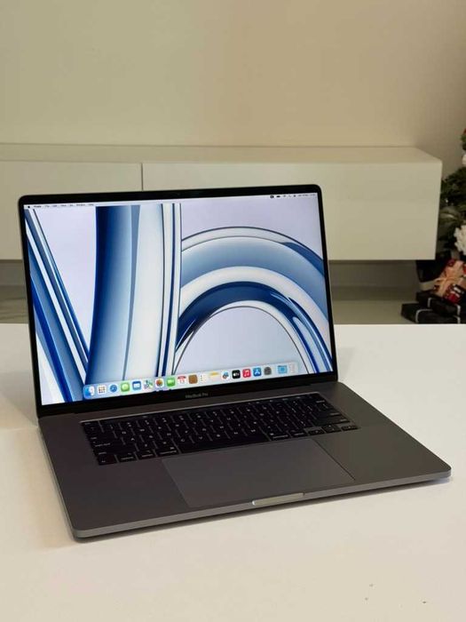 MacBook Pro 2019 16インチ i7 32G 512G USキ 良品MacBook Pro 2019 16型 i7 32G 512G USキ Amazon.com: Apple
