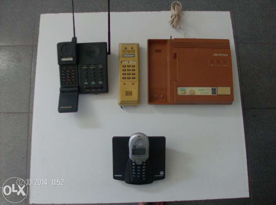 Telefones varios antigos