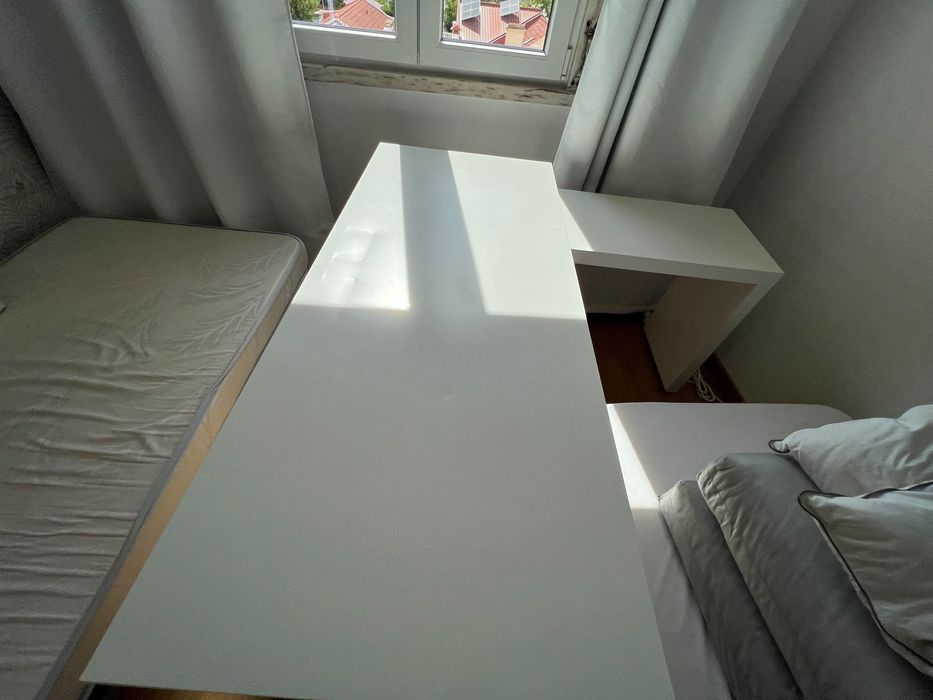 White L-shaped desk, retractable64751100754946122