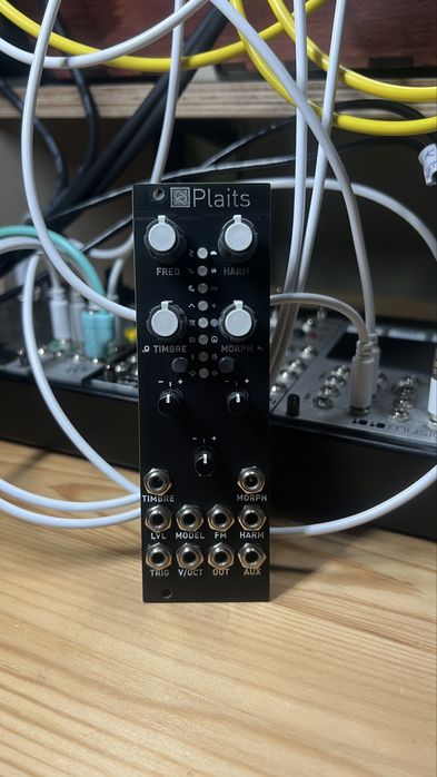 Mutable Instruments Plaits - Beehive 8hp - Eurorack