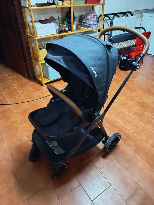 Carrinho Nuna TRIV NEXT – Reversível e Compacto (Estado Impecável