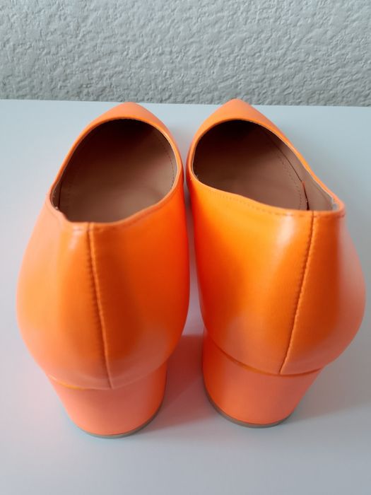 Buty damskie na słupku 39