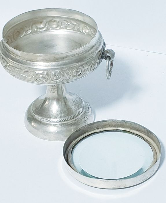 Antiga caixa de pé alto para relógio de bolso em casquinha