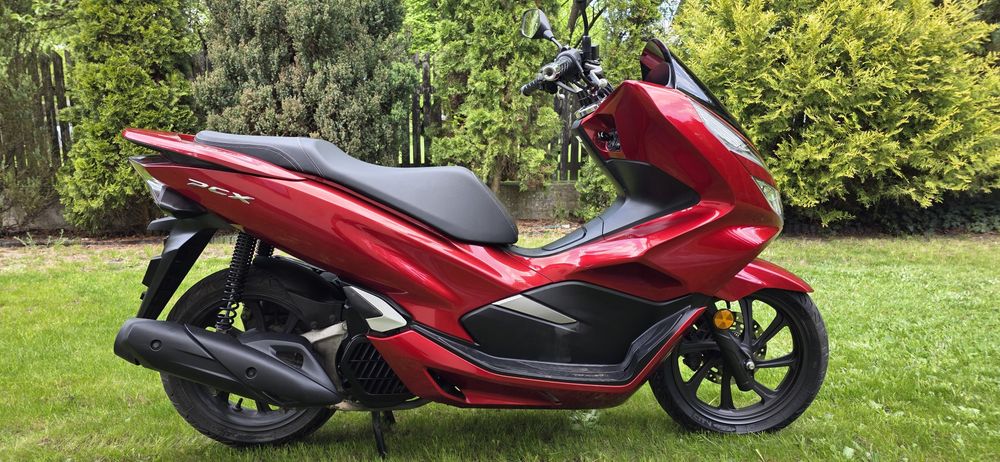 Skuter Honda PCX 125cm na kat.B  LED jak Nowy z 2020 roku  ABS