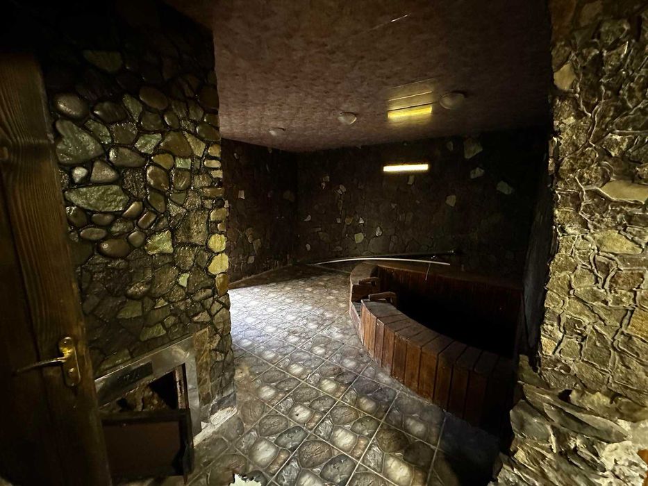 Продається сауна з жилим будинком в смт. Дубове