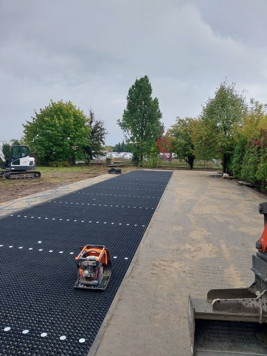 Budowa dróg, drogi dojazdowe, tymczasowe, roboty drogowe, brukarstwo