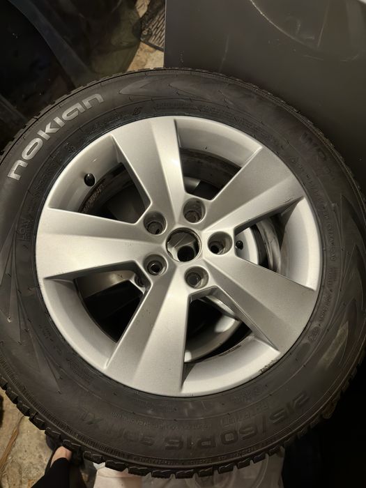 Alufelgi 16" + opony zimowe Nokian 215/60 R16 (rok 2021)