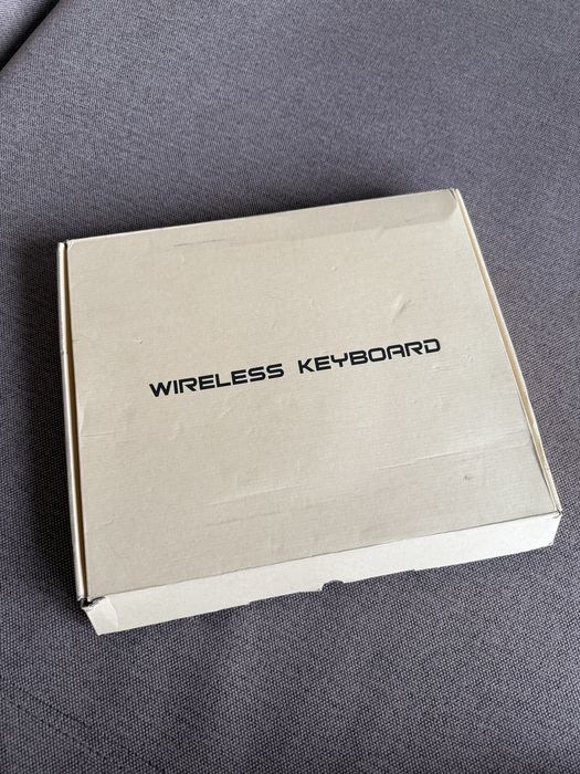 Бездротова клавіатура для планшету