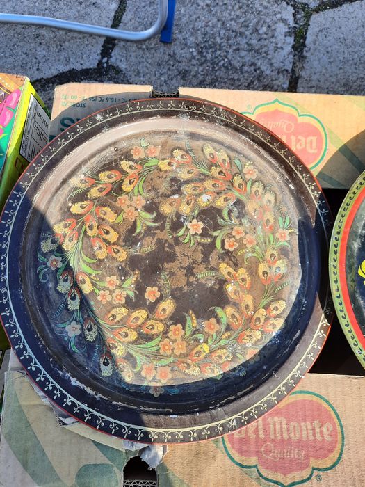 Sprzedam tacę metalową.