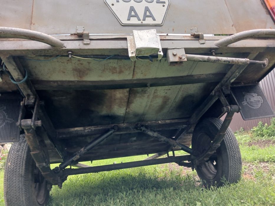 Продам три причепи до легкового автомобіля а гарному стані,один алюмінівий .торг