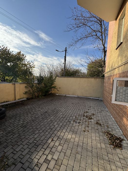 Продається  комерційне приміщення