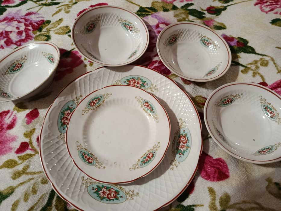 Тарілочки  блюда посуда