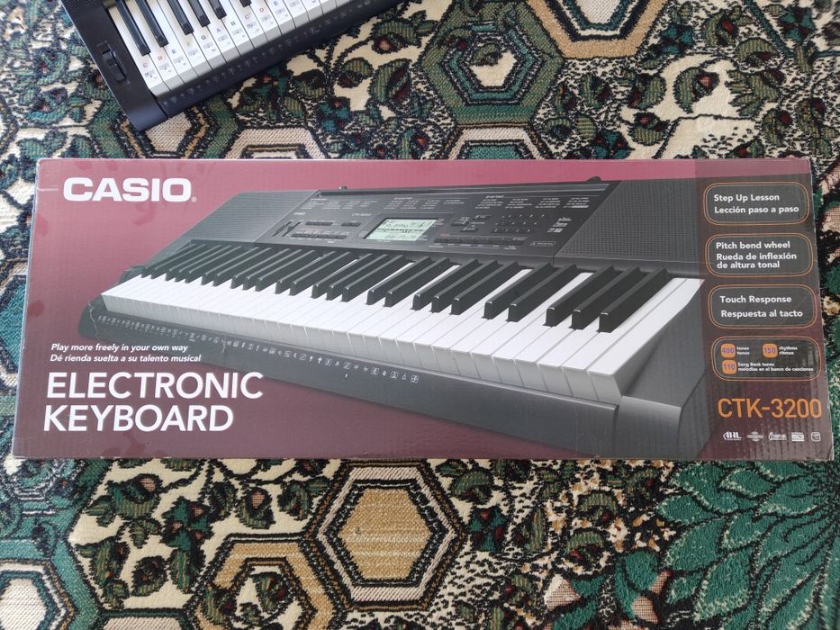 Keyboard Casio CTK 3200 + statyw