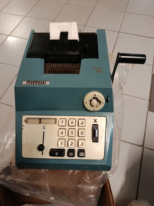 Máquina somar Olivetti manual