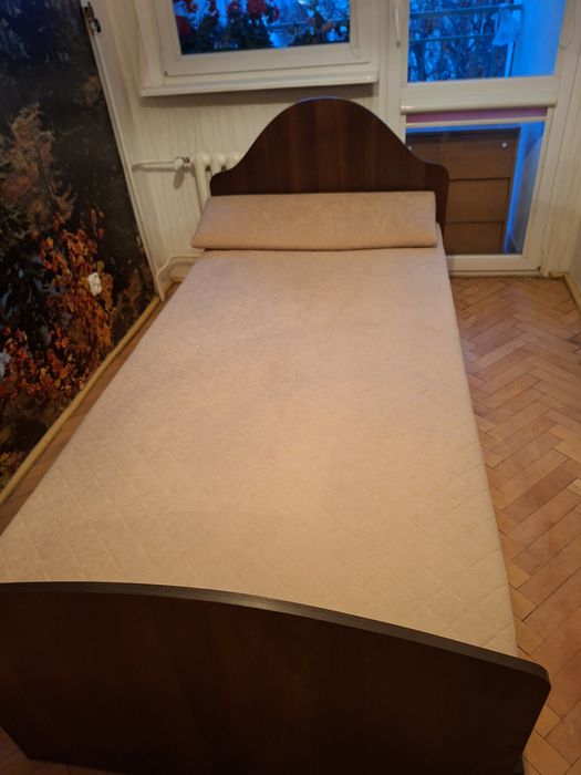 Łóżko pojedyncze z materacem