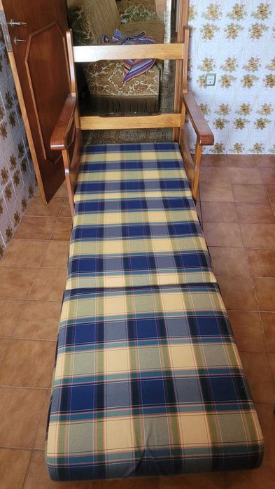 Sofá Cama Solteiro Pouf