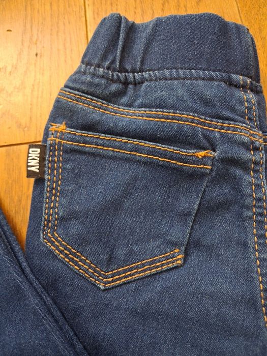 Jeansy rurki DKNY 4 lata