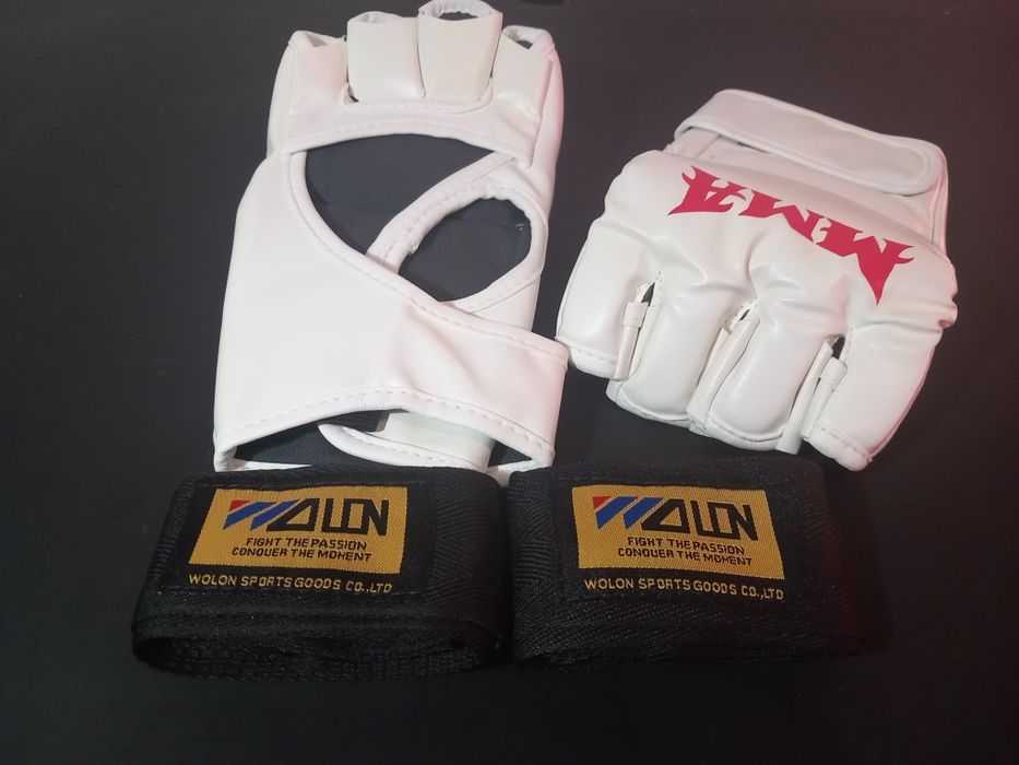 Rękawice treningowe roz. L + bandaże / MMA kickboxing taekwondo karate