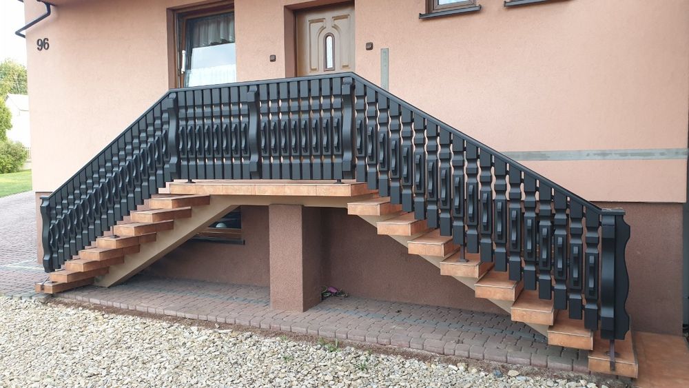 Balustrada z drewna solidna
