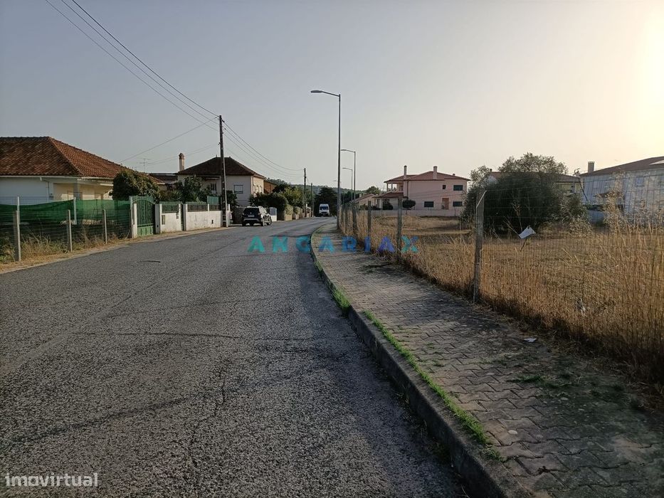 ANG903 - Terreno de 379m2 para Venda em Leiria
