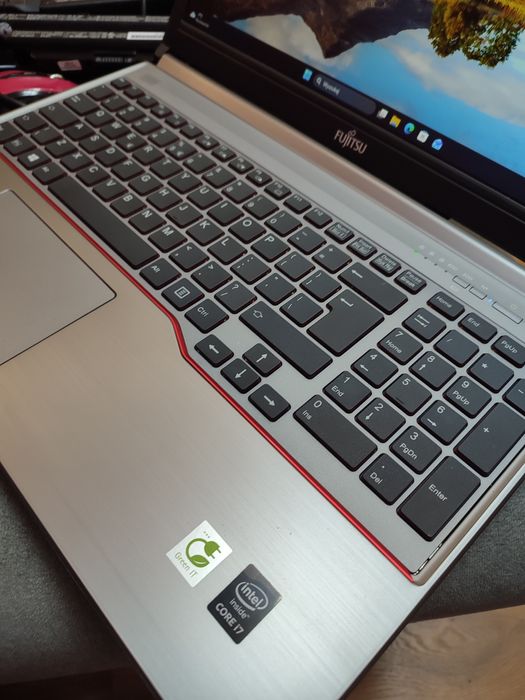 Laptop Fujitsu Siemens Lifebook E-754 Intel I7  16GB RAM SSD 480 GB