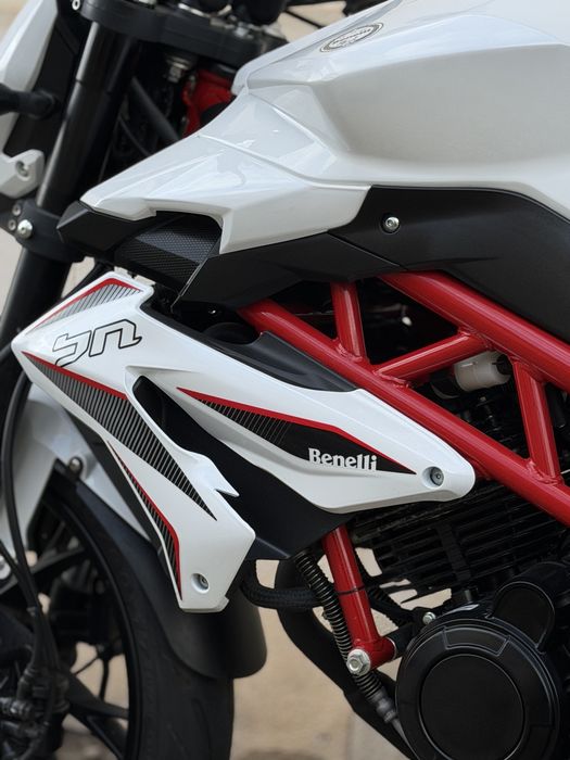 Benelli BN 125 - Oportunidade!