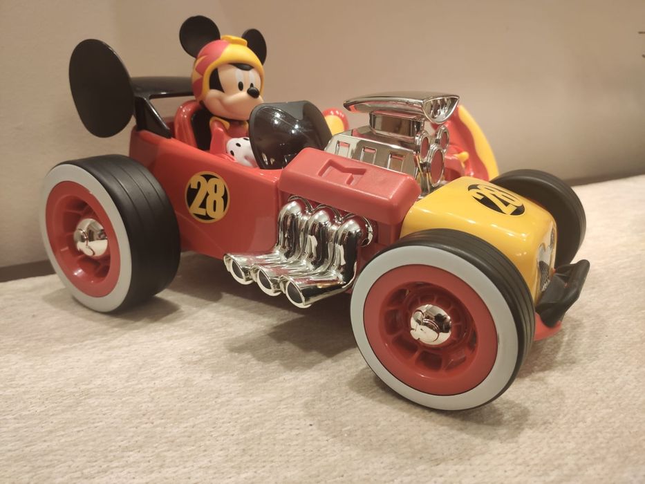 Vendo carro telecomandado Mickey Mouse em muito bom estado