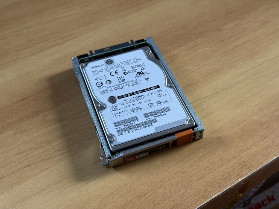 EMC 051-000-279 2.5Inch SATA/SAS HDD + Hitachi 600GB 10K RPM