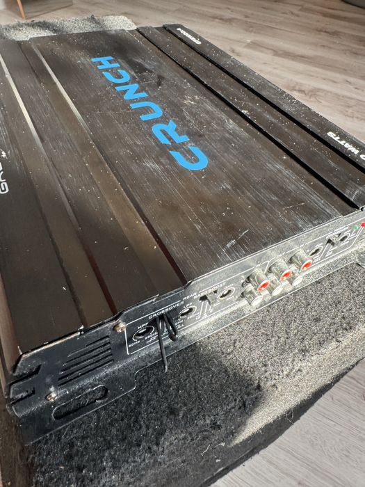 Subwoofer samochodowy INFINITY i wzmacniacz crunch