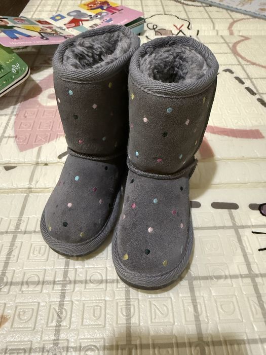 Уггі next розмір 19 (4)