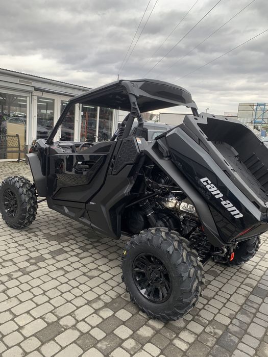 квадроцикл BRP Commander XT1000R