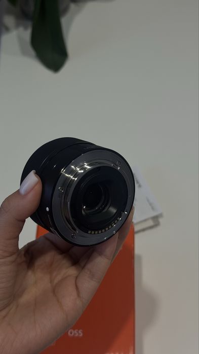 Обʼєктив Sony E 35mm f/1.8 OSS