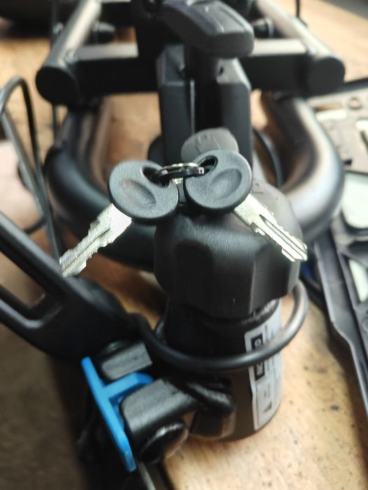 Porta bicicleta de bola de reboque novo nunca usado.