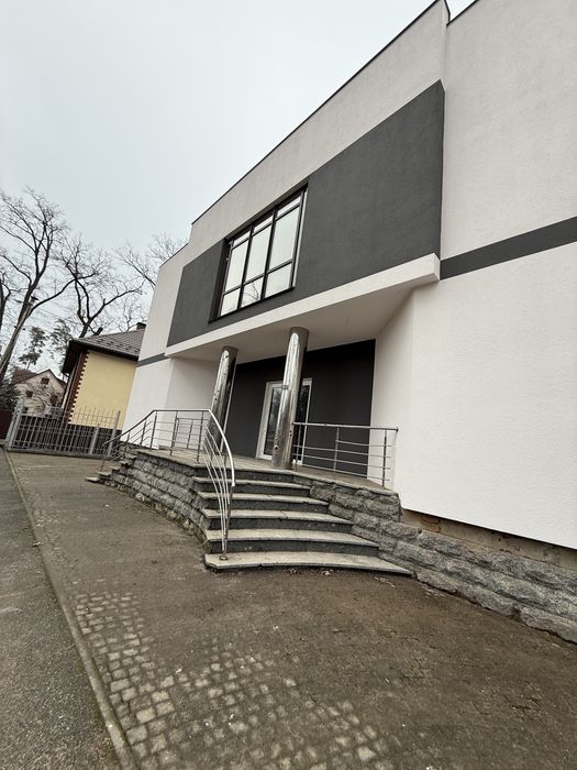 Оренда приміщення 400 м2 поруч з Центральним парком