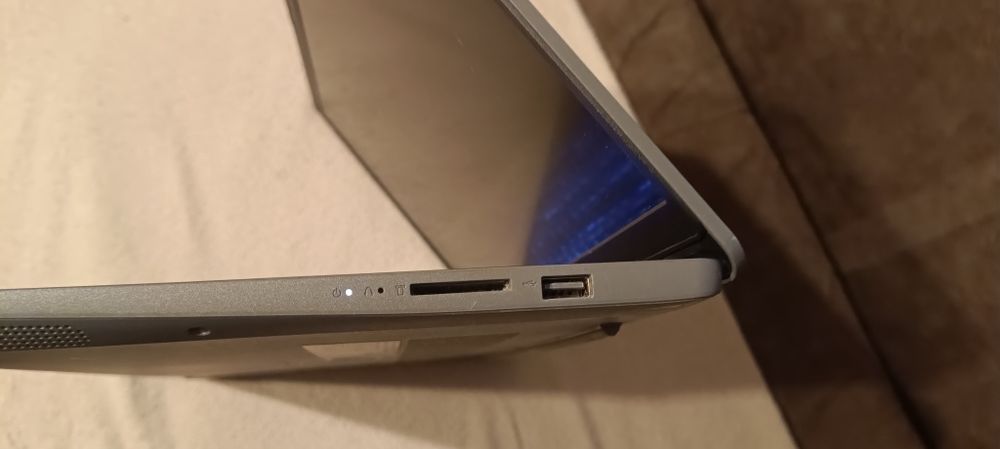 Lenovo IdeaPad 3 15ITL6 | i3 11gen | 8GB RAM | SSD | Windows 10 |