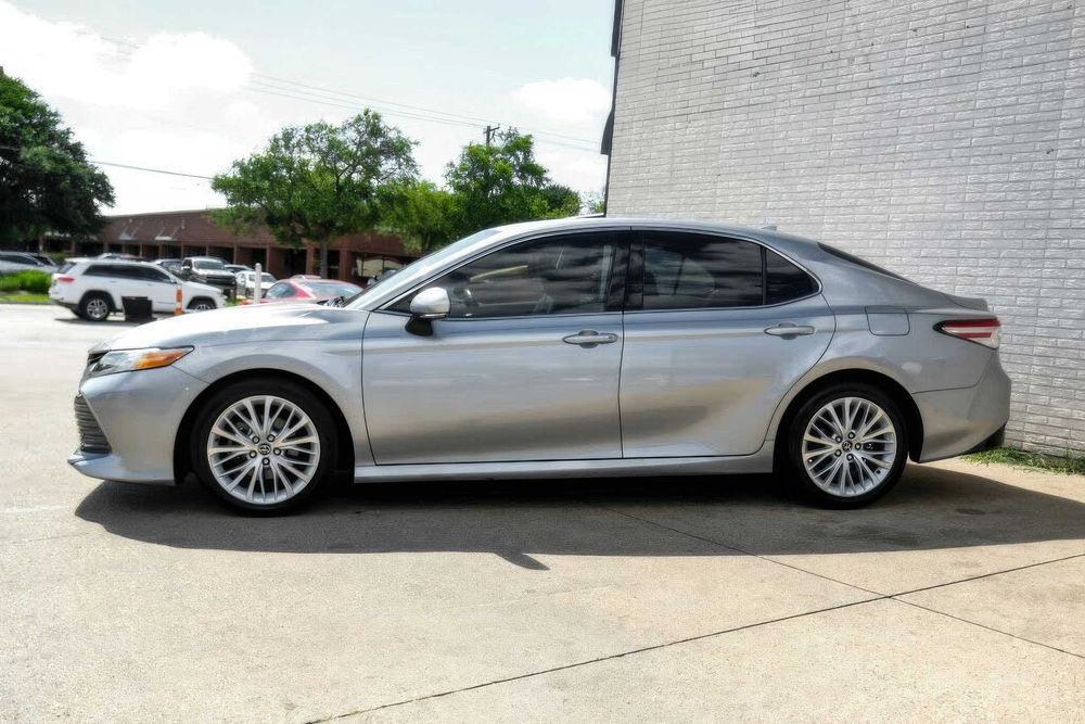 Toyota Camry Xle      2020