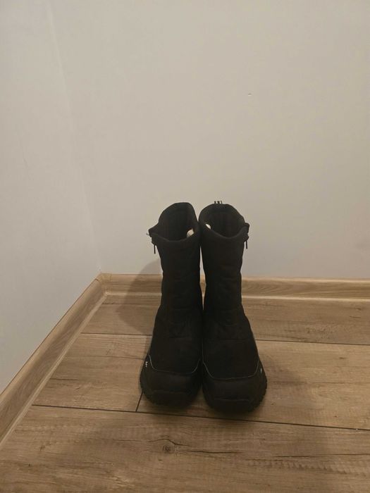 Sportowe zimowe buty czarne  z zamkiem QUECHUA 42