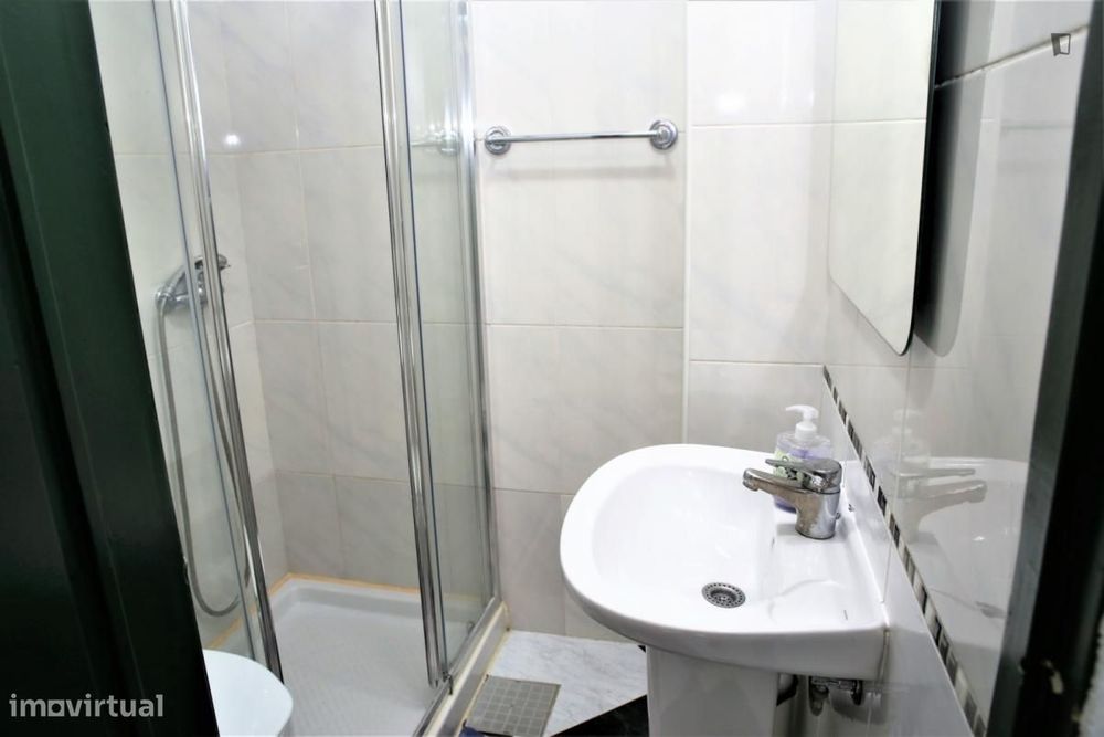 Quarto - localizado em Penha de França Lisbon