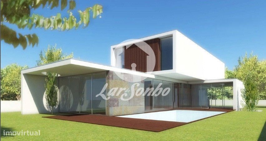 Plot with approved PIP for a semi-detached house of 529 m² in the center of V...